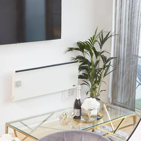 Deluxe Centre Balcony View And Free Parking 公寓